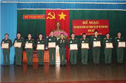 Bộ Tham mưu: Khen thưởng và chứng nhận 10 cán bộ giảng dạy chính trị giỏi năm 2023